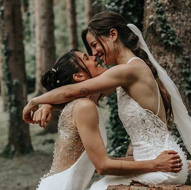 Cris-y-Yanira-felices-el-dia-de-su-boda Cris y Yanira super felices el día de su boda con un maquillaje a prueba de emociones