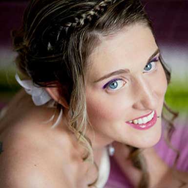 maquillaje-de-novia-para-Carolina Carolina feliz con el maquillaje de novia hecho por Nuria