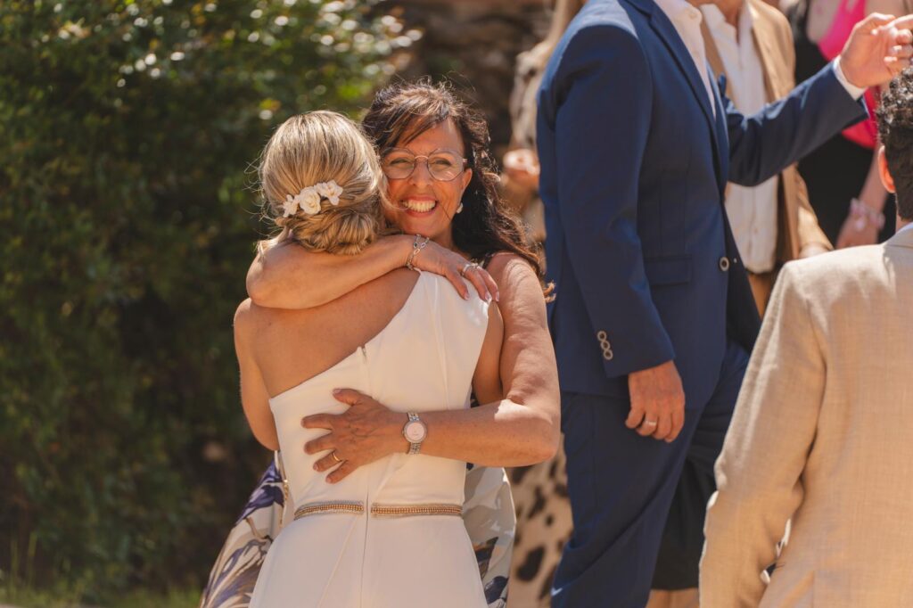 Madre y novia maquilladas por NuriaSerranoMakeup Madre y novia maquilladas por Nuria felices el día de la boda