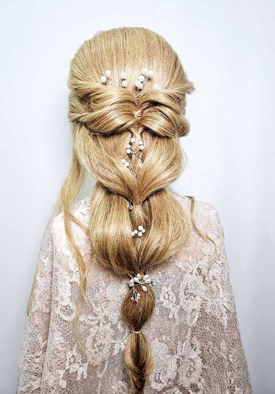 peinado-de-novia-3 Ejemplo de peinado de novia para boda con trenza y adornos